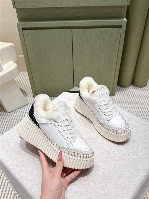 2025112815389267 390